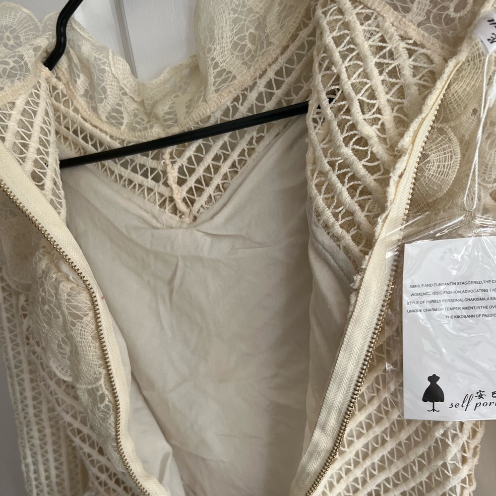 Self-Portrait Cream Lace Ruffle Long-Sleeve Midi Dress - Picture 5 of 8